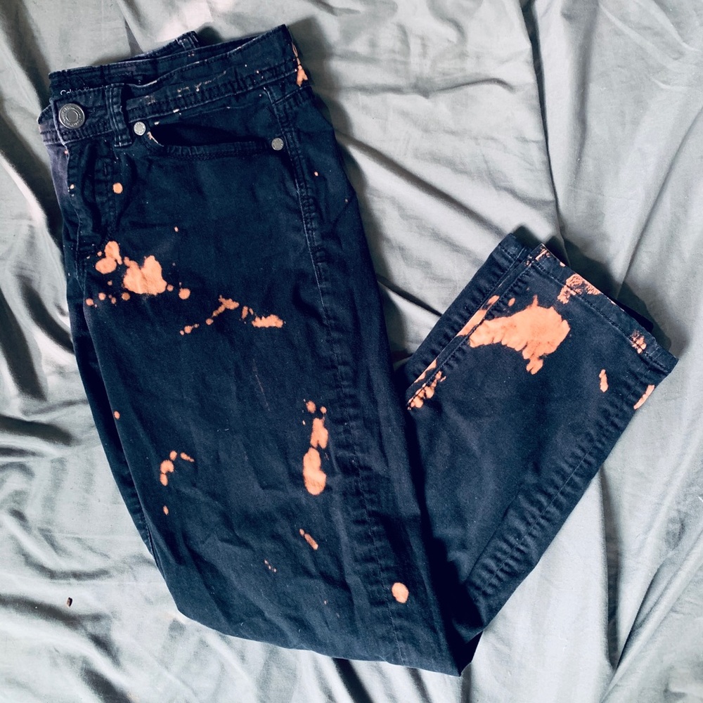 Bleach Distressed Black Calvin Klein Capri Jeans